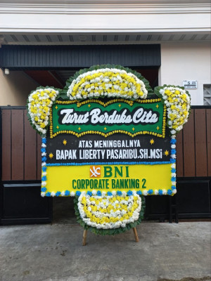 Papan Bunga Duka di Dadi Mulya
